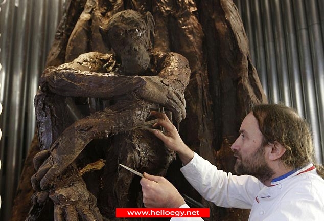 Not your average sweet treat: 15ft chocolate tree takes tasty shape in Parisian boutique