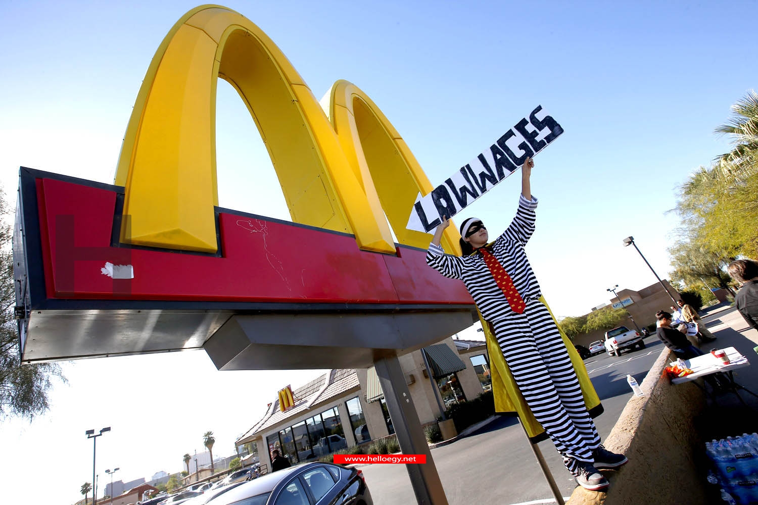McDonald's warns employees of fast food